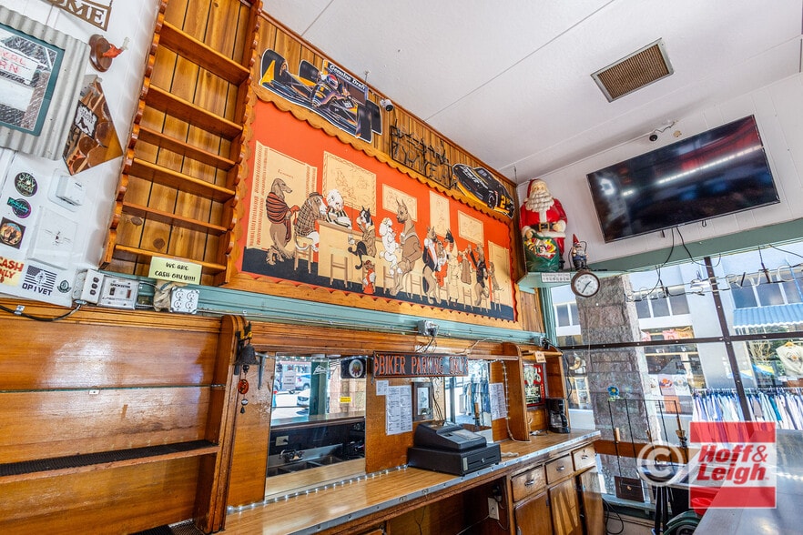 More Photos Of 924 Manitou Ave, Manitou Springs Bar For Sale