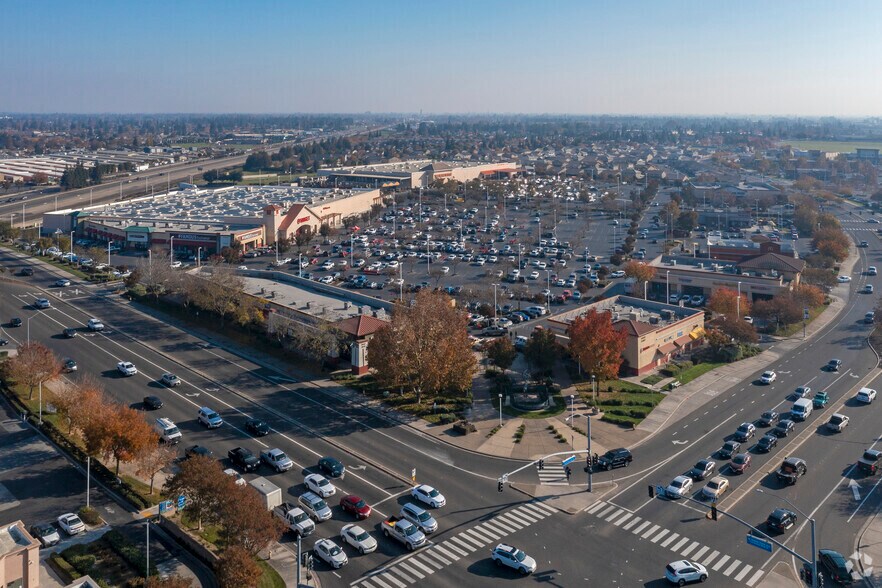 More Photos Of 2800 Countryside Dr, Turlock Unknown For Lease