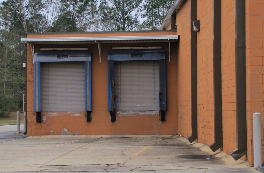 More Photos Of 502 Ashburn Rd, Sylvester General Retail For Lease