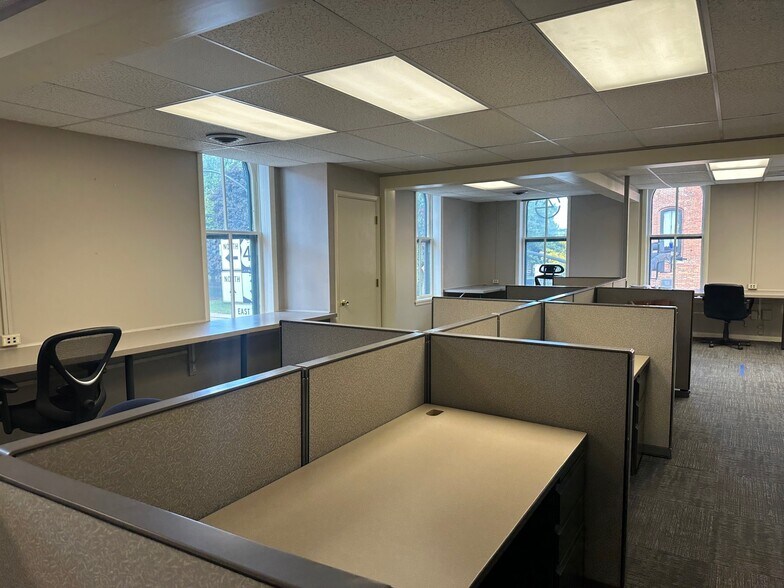 More Photos Of 201-207 S Court St, Medina Storefront Retail Residential For Lease