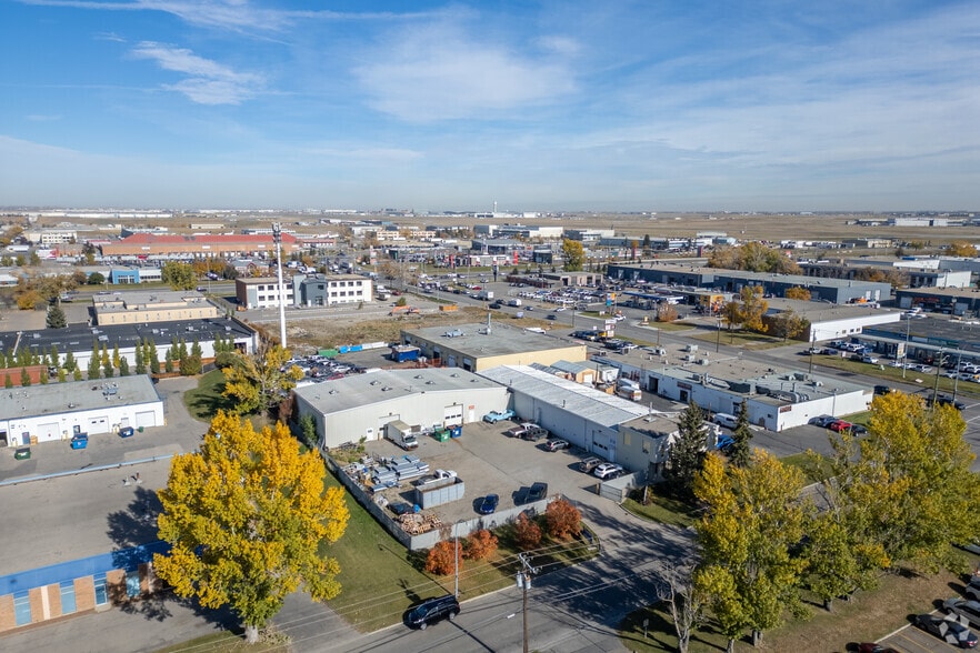 More Photos Of 1238 45th Ave NE, Calgary Warehouse For Lease
