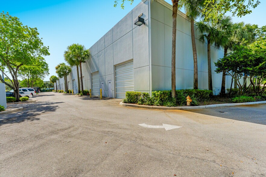 More Photos Of 3545-3589 SW 10th St, Pompano Beach Warehouse For Sale