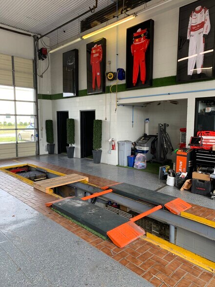 More Photos Of 181 Library Rd, Jacksonville Auto Repair For Lease