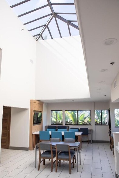 More Photos Of 775 N Oak Park Blvd, Grover Beach Hotel For Sale