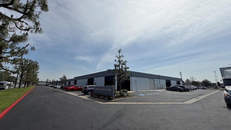 More Photos Of 350 E orangethorpe Ave, Placentia Warehouse For Lease