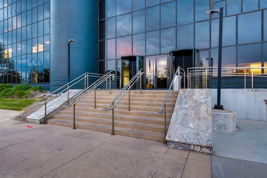 More Photos Of 3190 S Vaughn Way, Aurora Coworking Space