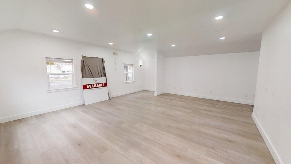 More Photos Of 11518 NE Sandy Blvd, Portland Apartments For Lease