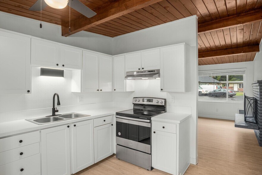 More Photos Of 3902 Gibbons St, Vancouver Apartments For Sale