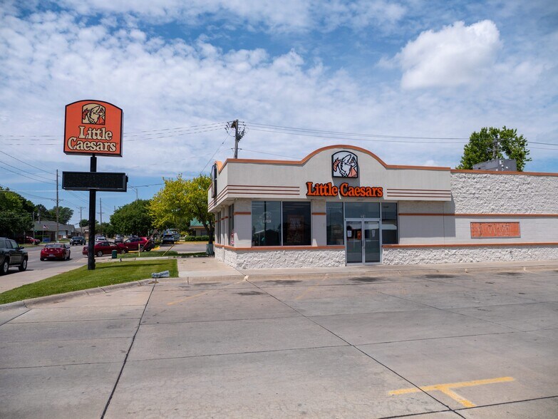 More Photos Of 221 W 39th St, Kearney General Retail For Sale