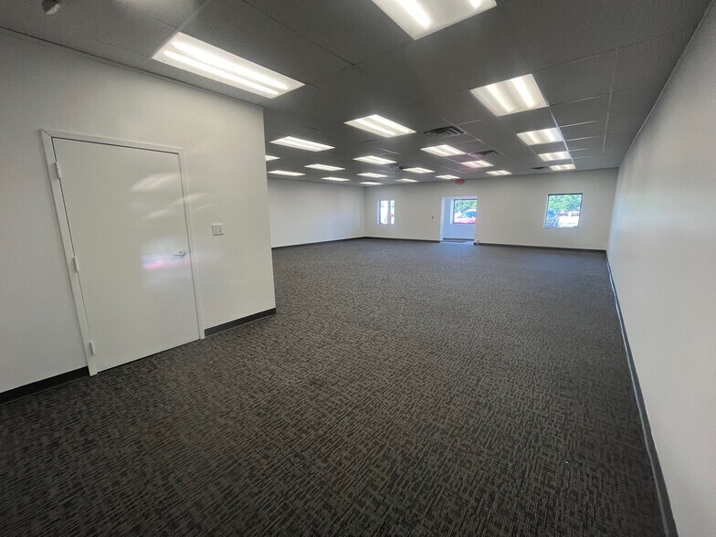 More Photos Of 6211 S Westnedge Ave, Portage Freestanding For Lease