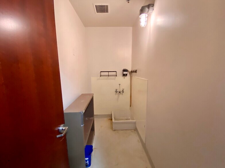 More Photos Of 18705 Madrone Pky, Morgan Hill Research And Development For Lease