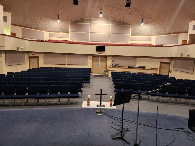 More Photos Of 521 W Grantham Rd, New Bern Specialty For Sale