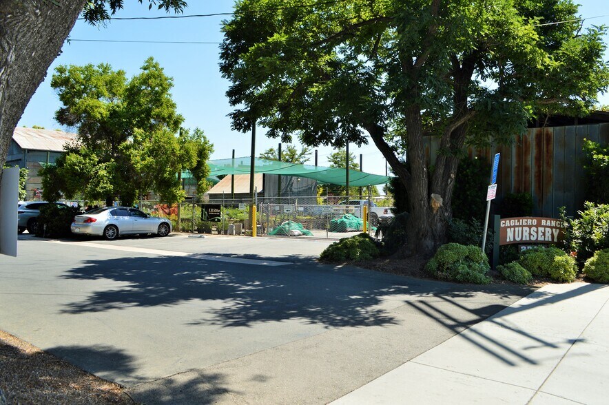 More Photos Of 2750 W Devonshire Ave, Hemet Freestanding For Sale