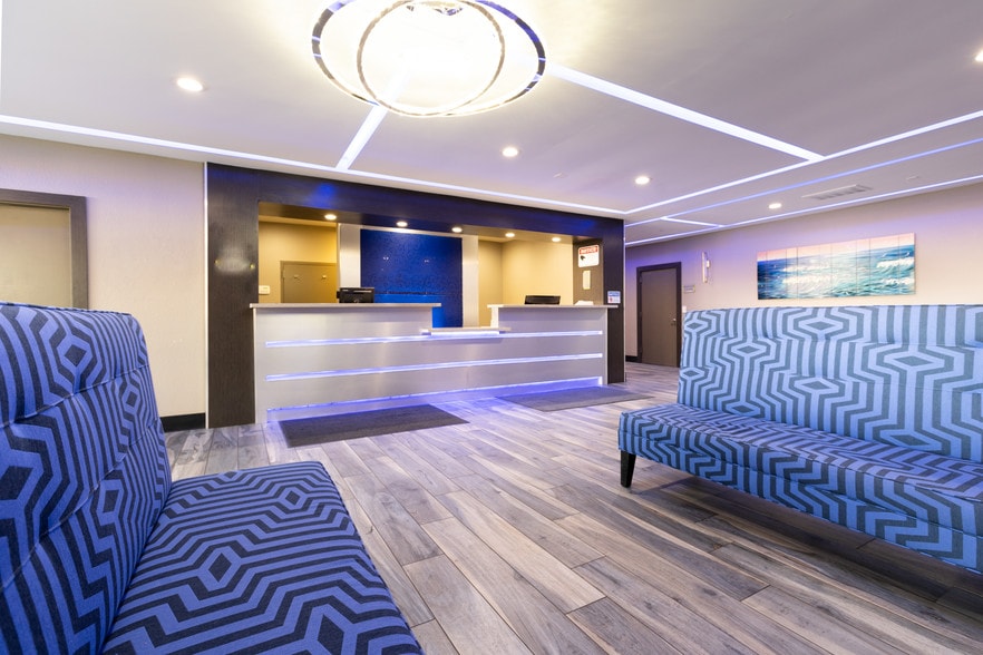 More Photos Of 915 W Cutting Blvd, Richmond Hotel For Sale