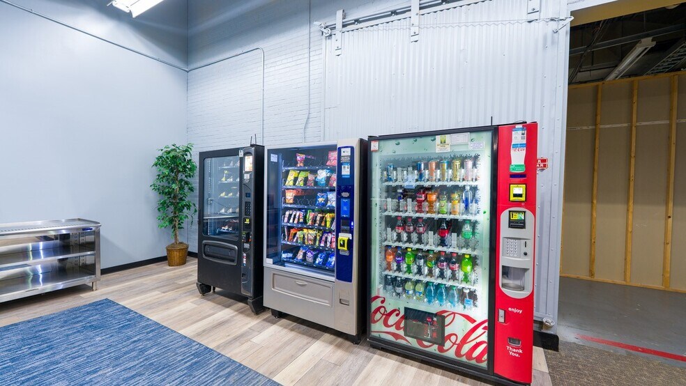 More Photos Of 128 Bingham Rd, Asheville Light Manufacturing For Lease