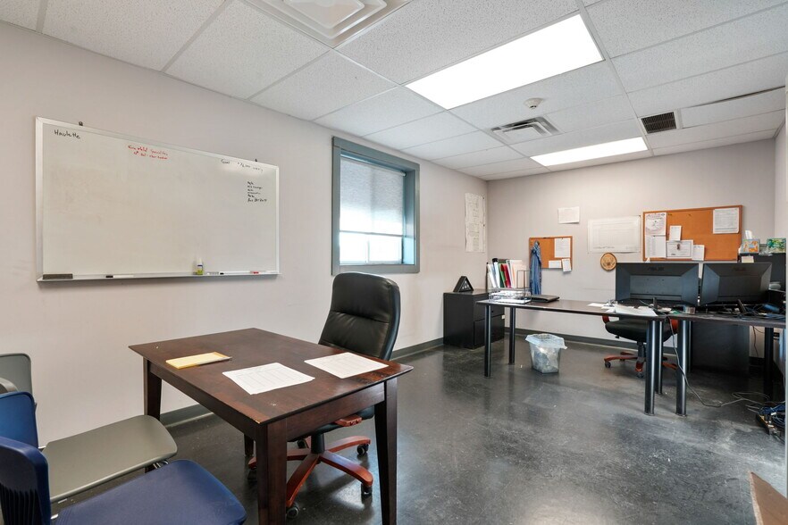 More Photos Of 1711 Woodland Ave, Columbus Warehouse For Lease