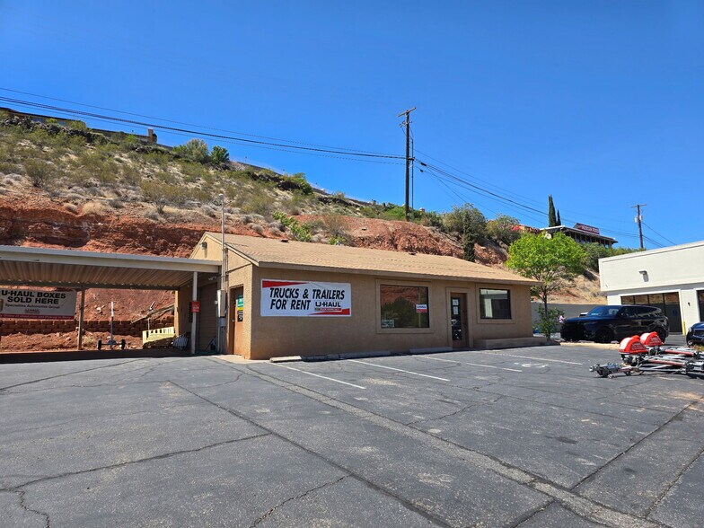 Primary Photo Of 555 N Bluff St, Saint George Freestanding For Lease