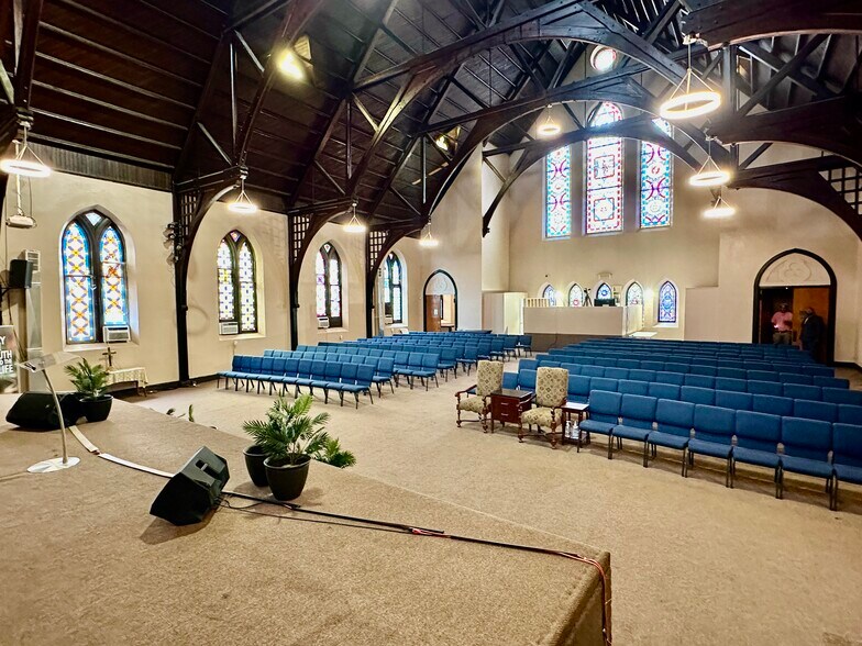 More Photos Of 1 N Fulton Ave, Baltimore Religious Facility For Lease
