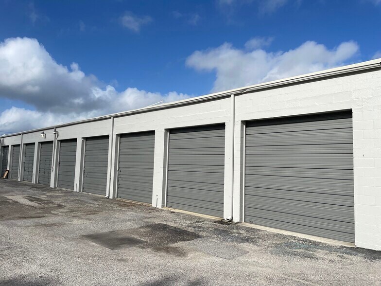 More Photos Of 4317 62nd Ave N, Pinellas Park Warehouse For Lease