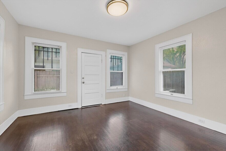 More Photos Of 78 San Marcos St, Austin Office Residential For Lease