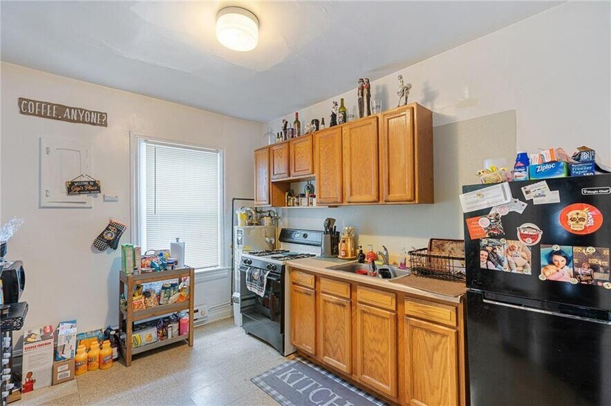More Photos Of 960 W Hamilton St, Allentown Storefront Retail Residential For Lease