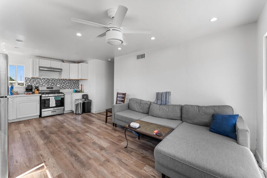 More Photos Of 829 11th St, Imperial Beach Apartments For Sale