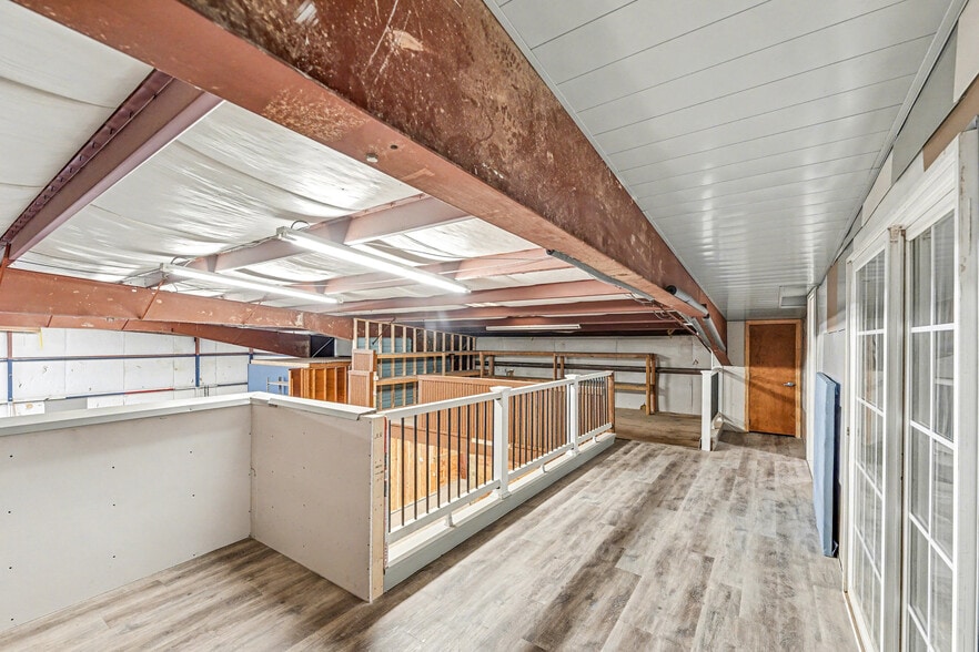 More Photos Of 670 Cambridge St, Fredericksburg Warehouse For Lease