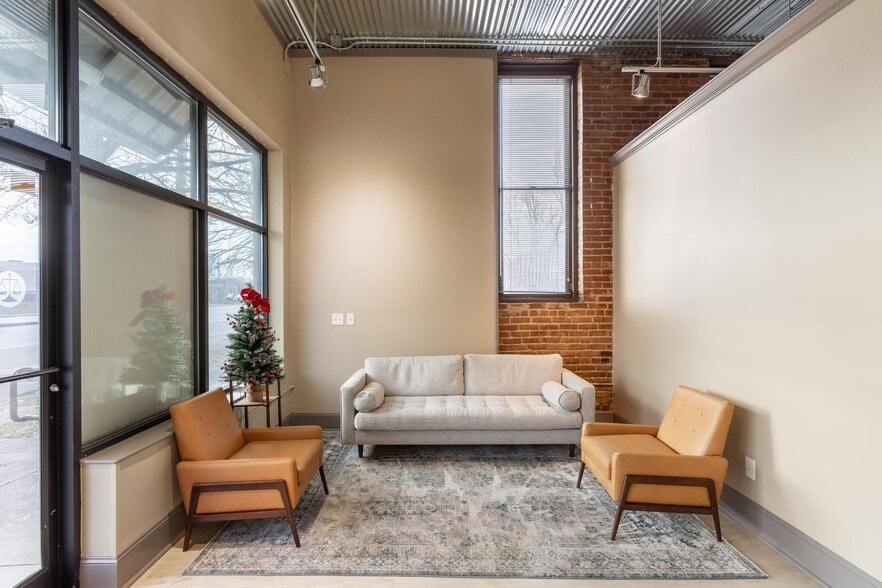 More Photos Of 2401 Broad Street, Chattanooga Office For Sale