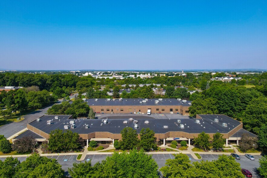 More Photos Of 1550 Valley Center Pky, Bethlehem Flex For Sale