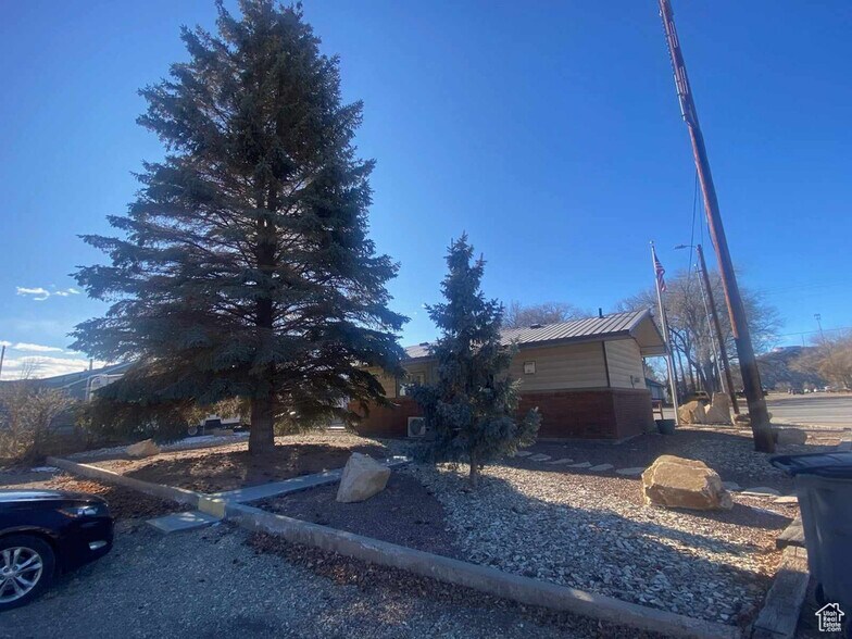 More Photos Of 184 Center st, Duchesne Office For Sale