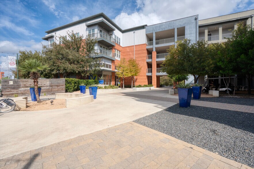 More Photos Of 423 Blue Star, San Antonio Apartments For Lease