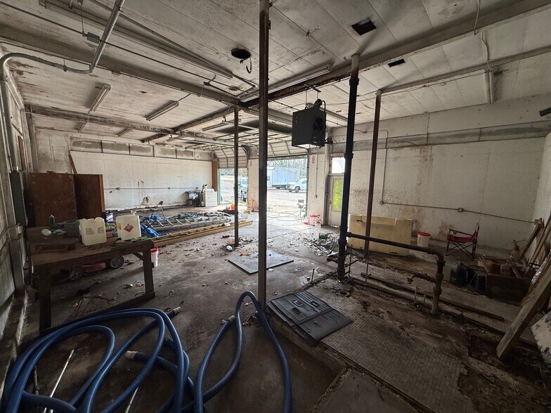 More Photos Of 614 S 7th St, Opelika Auto Repair For Sale