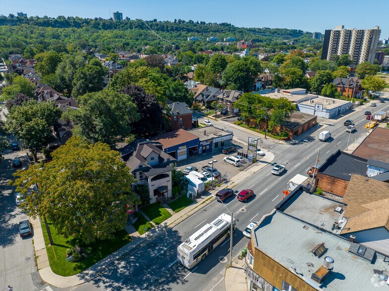 More Photos Of 804 King St E, Hamilton Auto Repair For Sale