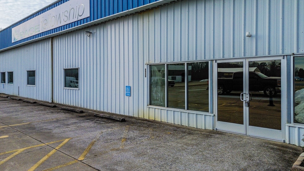 More Photos Of 3530 Park Plaza Rd, Paducah Flex For Lease