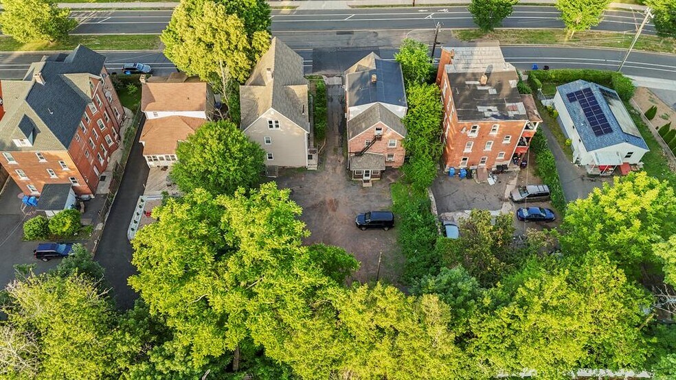 More Photos Of 445-451 Columbus Blvd, New Britain Apartments For Sale
