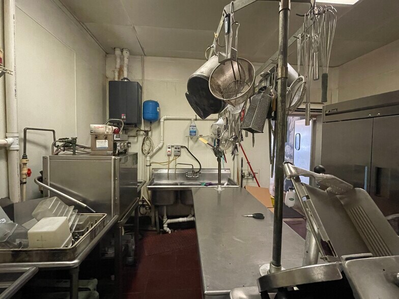More Photos Of 160 W Broadway St, Sparta Restaurant For Sale