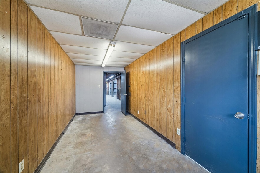 More Photos Of 10807 Telephone Rd, Houston Warehouse For Sale
