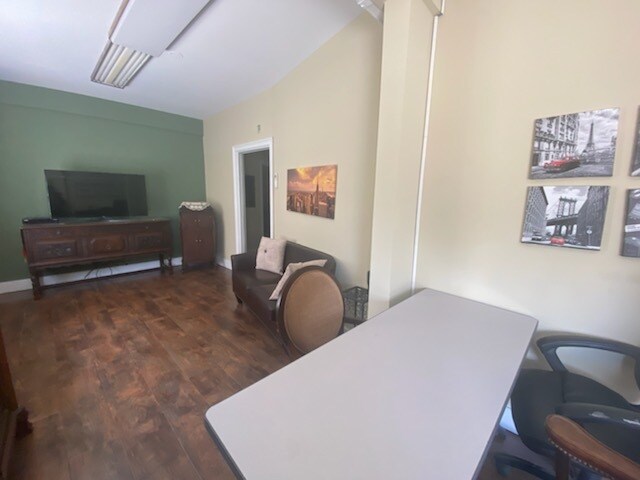 More Photos Of 220 Roanoke Ave, Riverhead Office For Lease