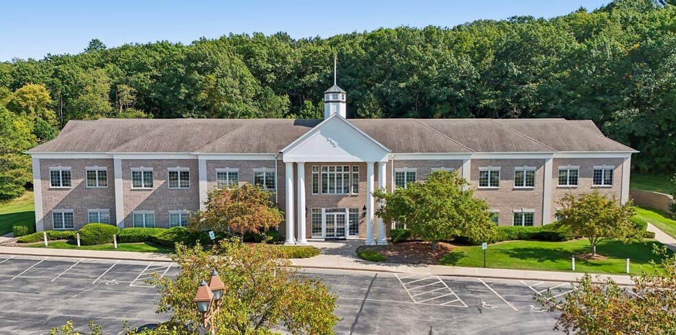 Primary Photo Of 515 W North Shore Dr, Hartland Office For Lease