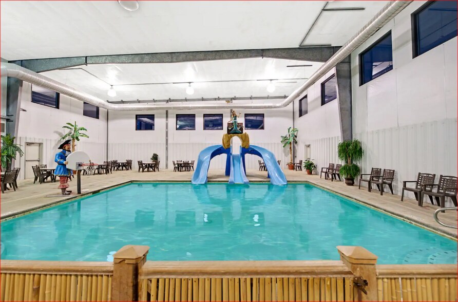 More Photos Of 265 33rd Ave, Columbus Hotel For Sale