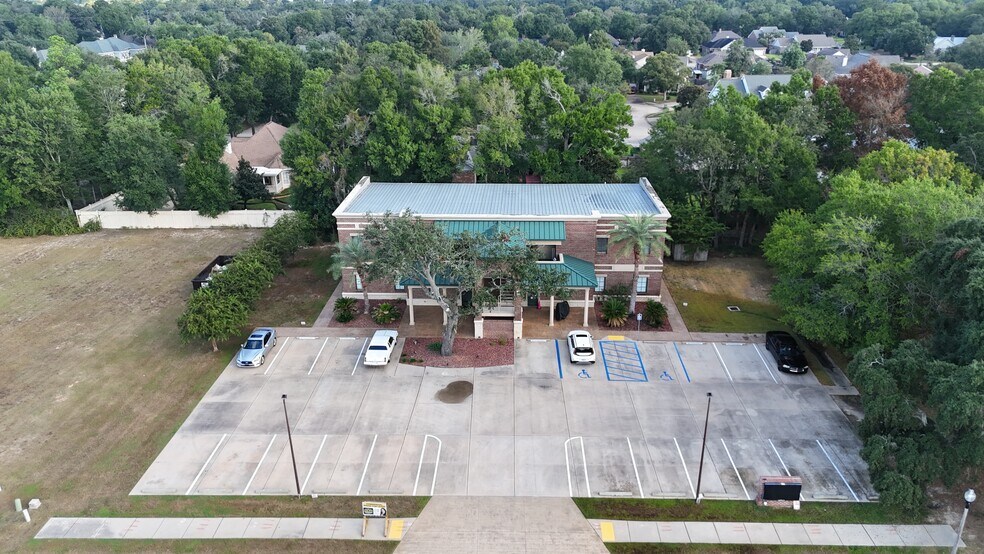 More Photos Of 2556 Marcia Ct, Biloxi Medical For Lease