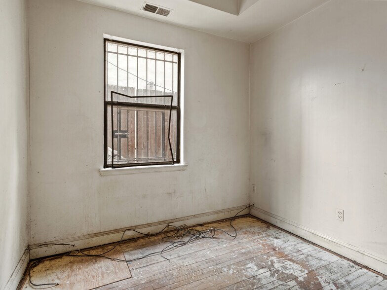 More Photos Of 1223 N St NW, Washington Apartments For Sale