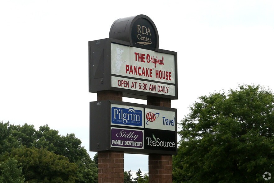 More Photos Of 549-561 Prairie Center Dr, Eden Prairie Freestanding For Lease