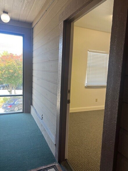More Photos Of 830 School St, Napa Office For Lease