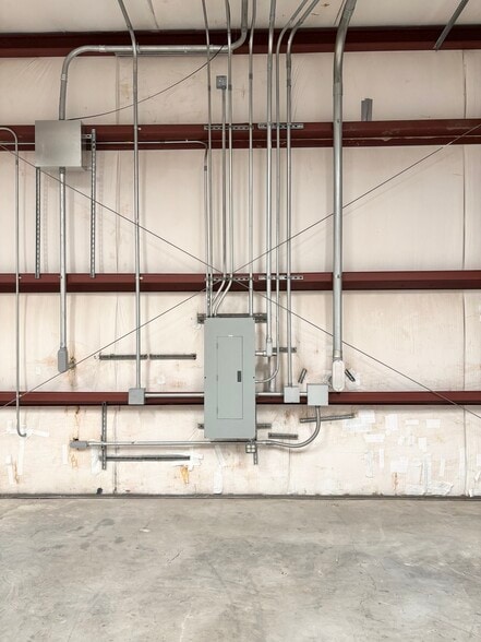 More Photos Of 3303 Airline Blvd, Portsmouth Light Distribution For Lease