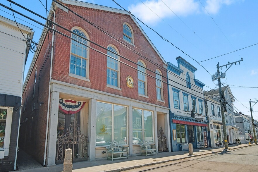 More Photos Of 145 Water St, Stonington Storefront Retail Office For Sale