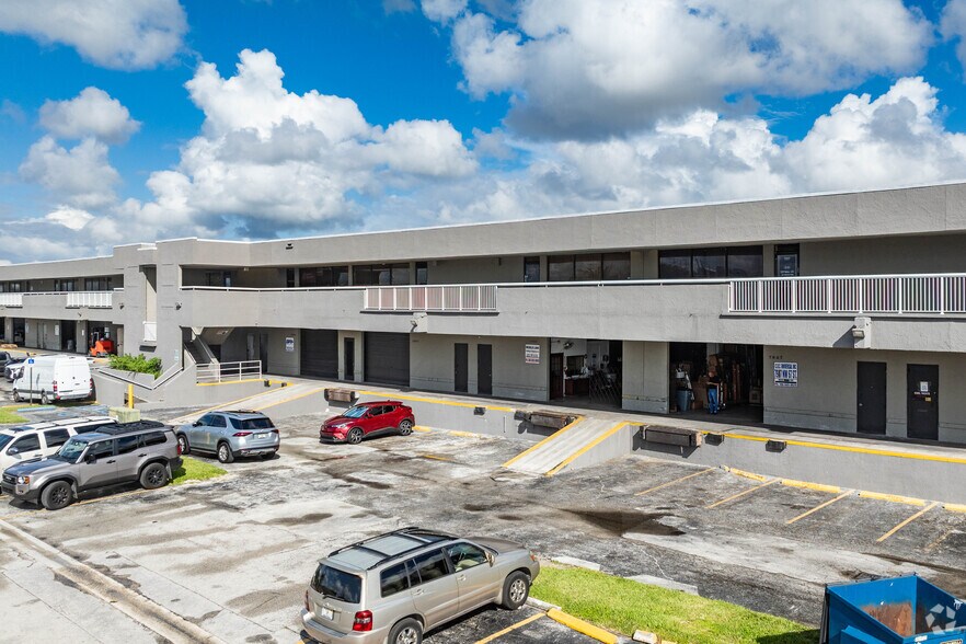 More Photos Of 7901-8195 NW 67th St, Miami Warehouse For Lease