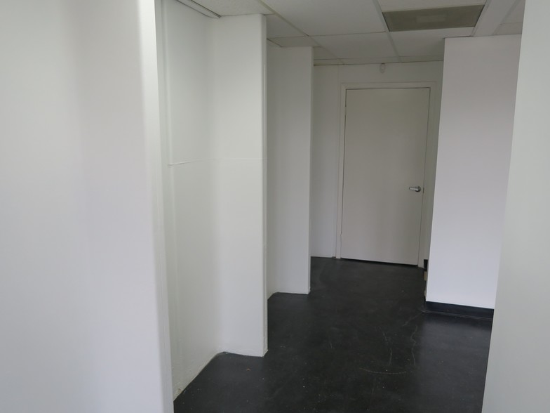 More Photos Of 5930 Star Ln, Houston General Retail For Lease