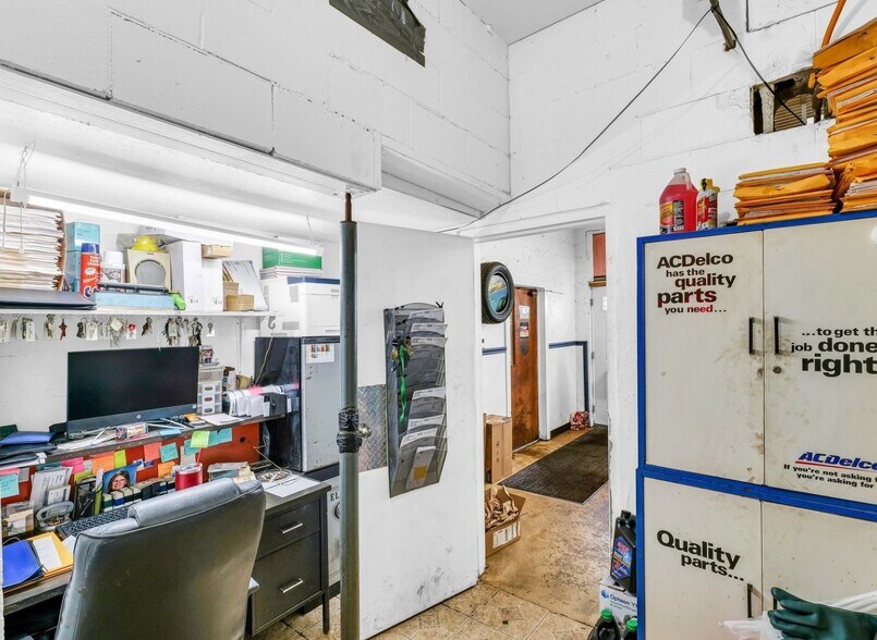 More Photos Of 507 S Tanner St, Rantoul Auto Repair For Sale