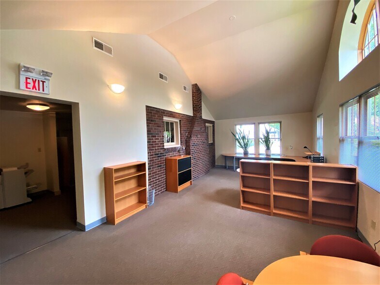 More Photos Of 206 Monroe St, Monroeville Office For Lease